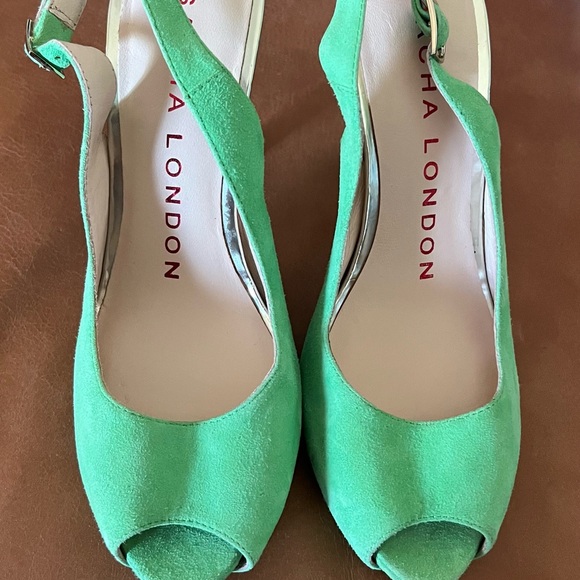 Sasha London Shoes Neon Green Sued Leather Peep Toe Shoes with 4” hills size 6.5 - Picture 3 of 9